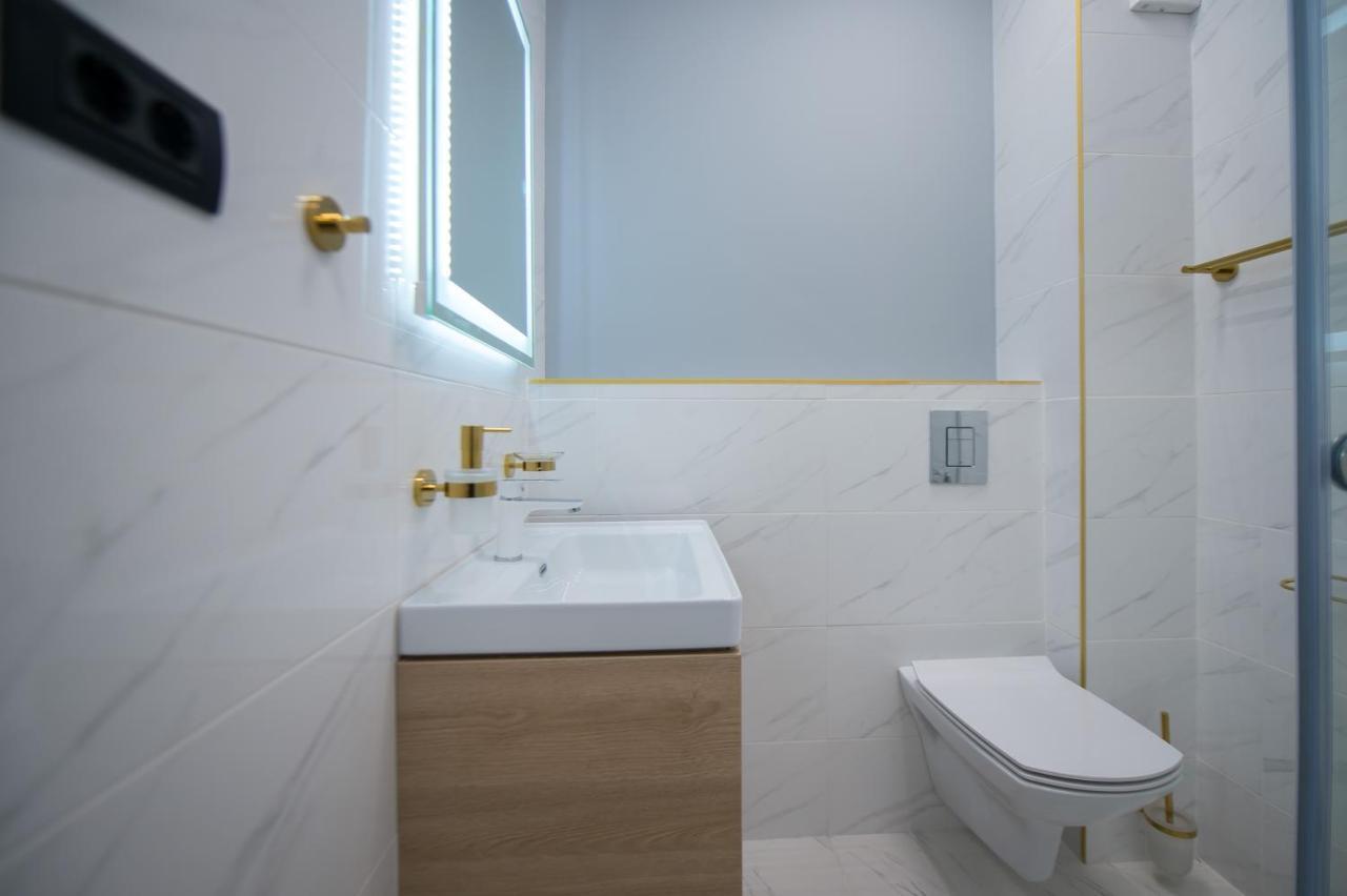Luxury Promenada Apartment - Frontal Beachfront Mamaia Nord Năvodari Exterior foto